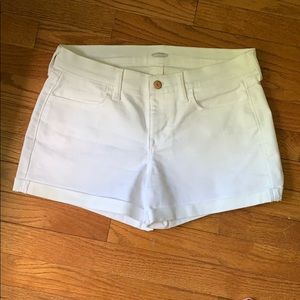 Old Navy white denim shorts. Sz 6